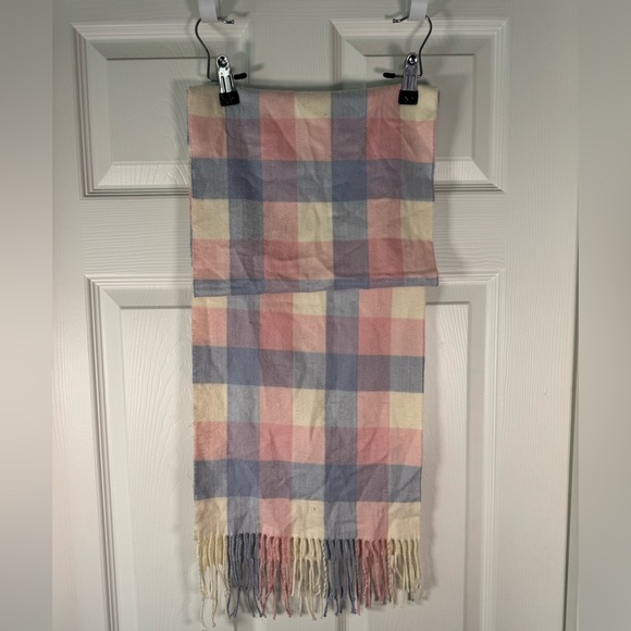 100% Cashmere Scarf Made in Scotland Plaid Pastels Blue Cream Pink Fringe - Picture 6 of 7